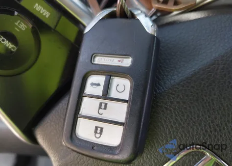 2016 Honda Civic Touring from USA, damaged, VIN 19XFC1F97GE211744